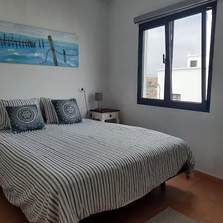 Gran Terraza Con Muy Bonitas Vistas *