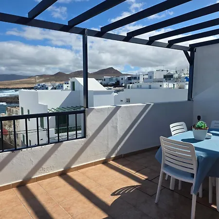 Gran Terraza Con Muy Bonitas Vistas Caleta de Caballo