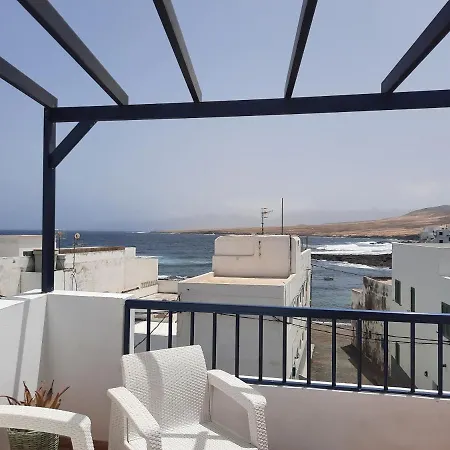 Gran Terraza Con Muy Bonitas Vistas *